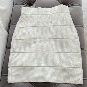 BCBG MAXAZRIA  women creamy white sequin skirt size small
